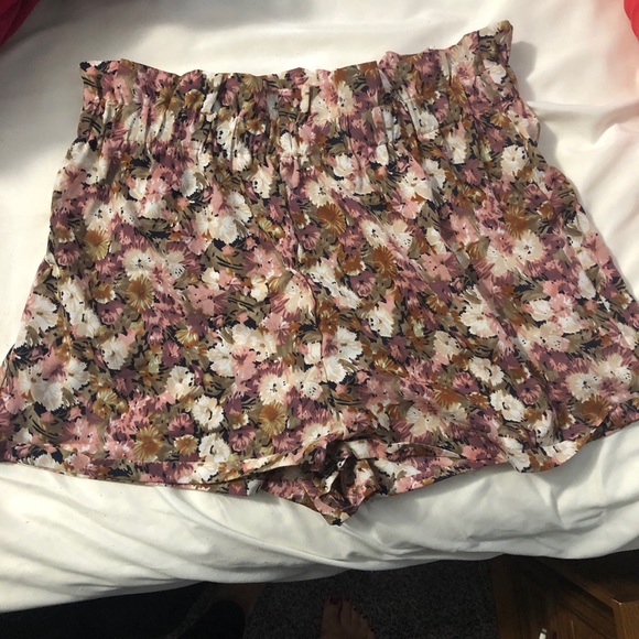 Paper Bag Floral Shorts, never worn - Picture 1 of 1